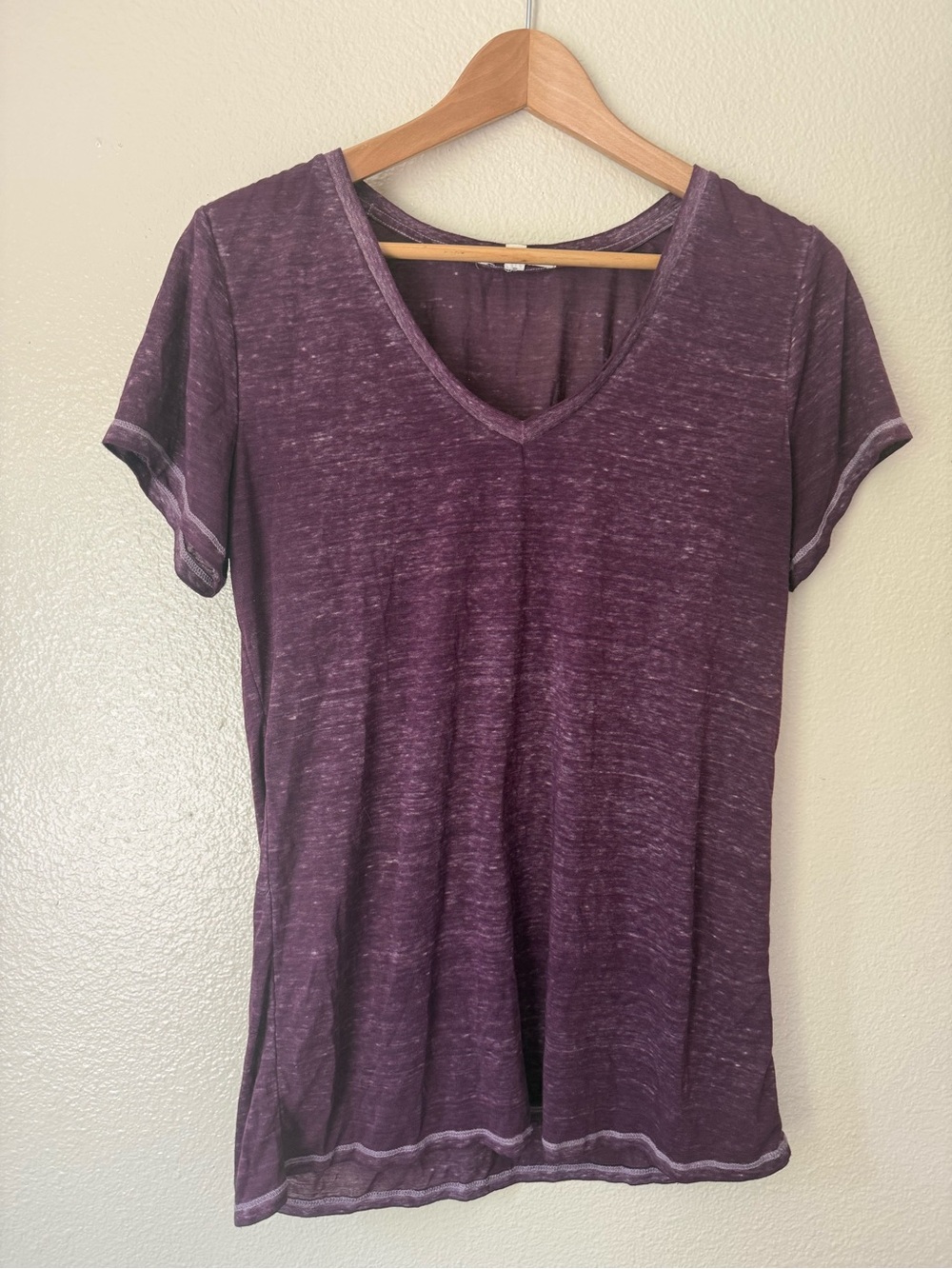 ❇️Threads 4 Thought Heathered Plum V-Neck Tee 2 for $22❇️